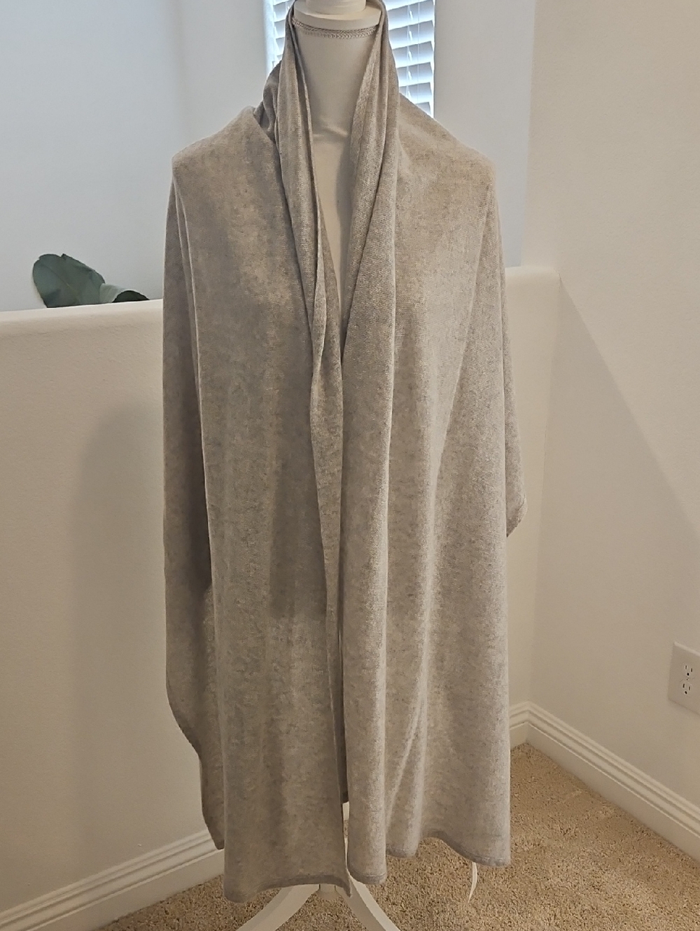 Charter Club Luxury Light Gray Large 100% Cashmere Scarf Wrap